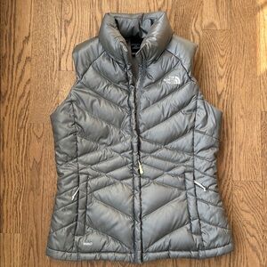 The North Face 550 Grey Vest Women’s Medium